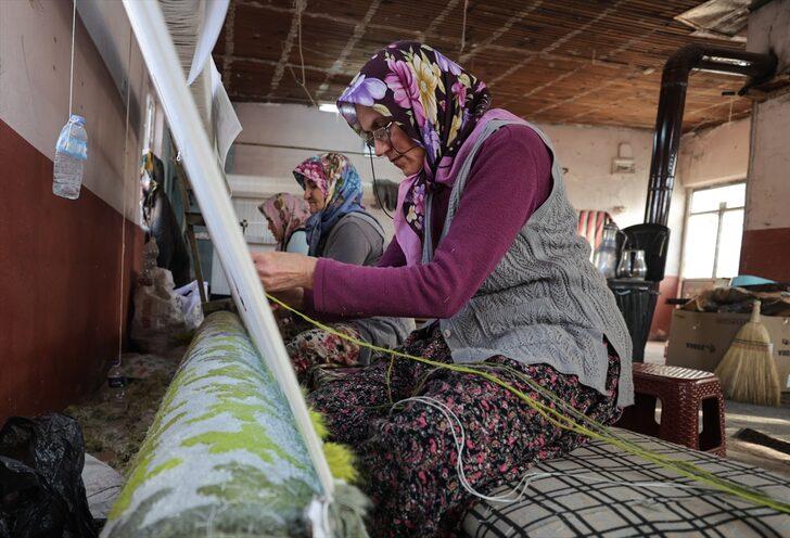 Kadınların ilmek ilmek işlediği Demirci halısından 2 milyon dolarlık ihracat geliri elde edildi G2