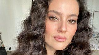 Barbaroslar: Akdeniz'in Kılıcı'nın Isabel'i Pelin Akil göğüs dekolteli pozlarıyla beğeni topladı!