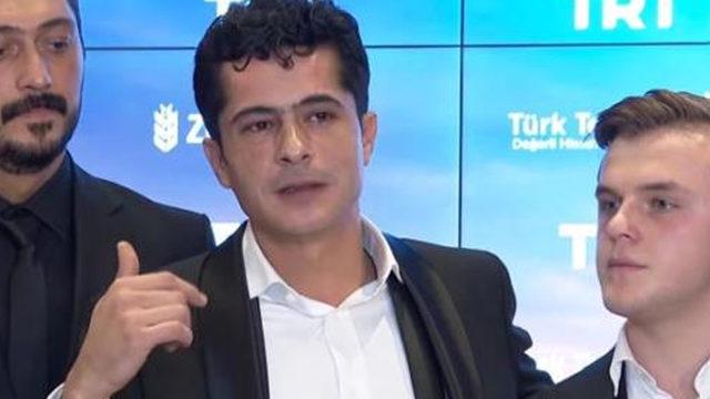 Kesişme: İyi ki Varsın Eren'in yıldızı İsmail Hacıoğlu galada duygusal anlar yaşadı! Kelimeler boğazında düğümlendi