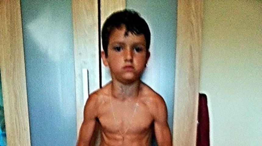 ‘Dünyanın en kaslı çocuğu’ olarak kabul ediliyordu! Değişimiyle şaşırttı