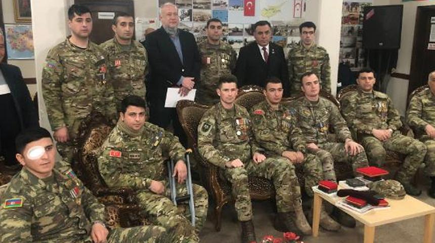 Azerbaycanlı gazilerden Oktay Kaynarca'ya sitem: Bizi İstanbul'da bulsun