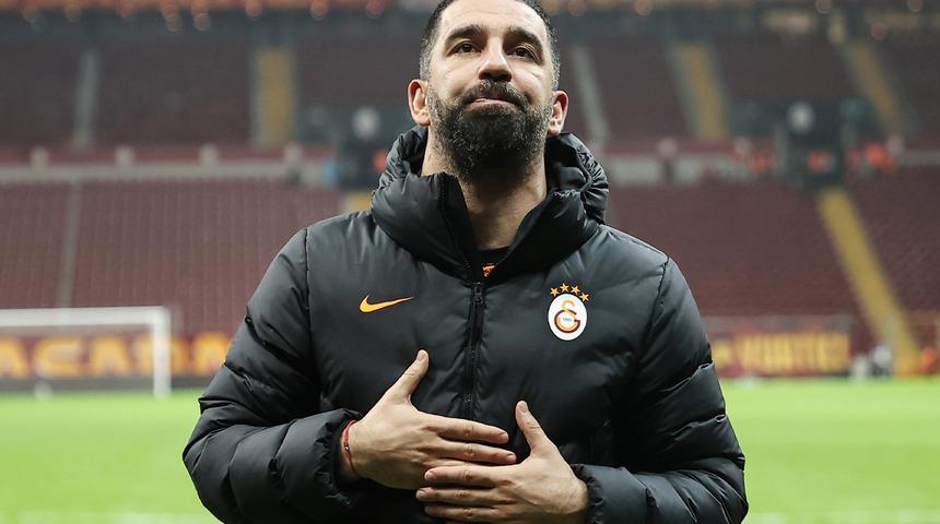 Herkes gitti Arda kaldı! Maç sonunda Galatasaray taraftarının yanına gitti