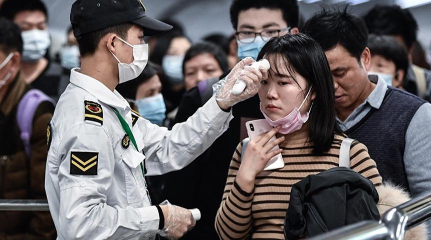 Omicron varyantı yayılıyor! &Ccedil;in'de ilk kez g&ouml;r&uuml;ld&uuml;... Bir şehir teyakkuza ge&ccedil;ti