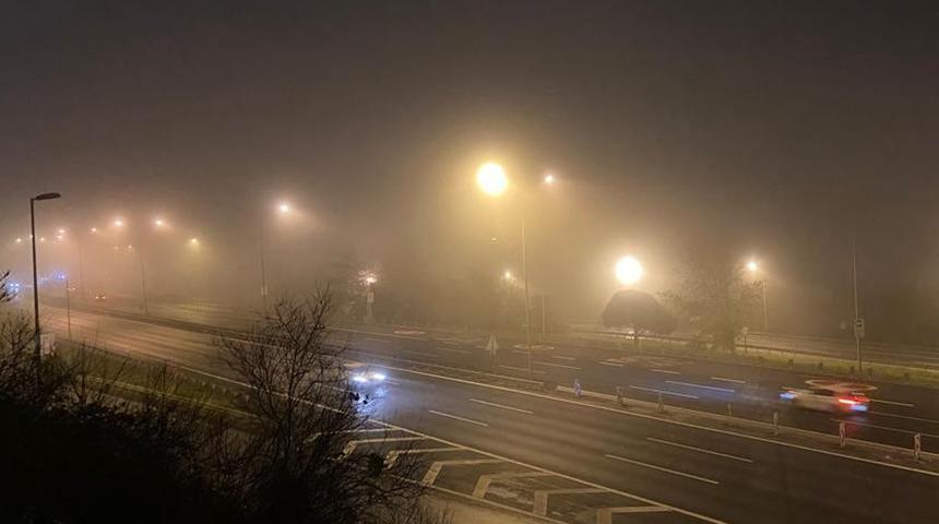 İstanbul güne yoğun sisle uyandı, görüş mesafesi düştü