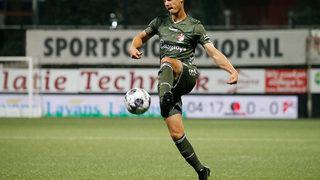 Futbol sahalarında böylesi hiç yaşanmadı! Kırmızı kart gördüğü maçın hakemiyle sevgili oldu