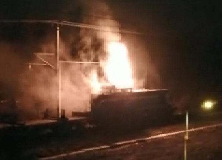 Son dakika! İstanbul'da hareket halindeki tren alev topuna döndü