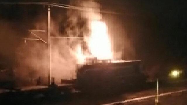 Son dakika! İstanbul'da hareket halindeki tren alev topuna döndü