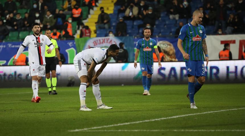 Son dakika... Beşiktaş'a Emirhan İlkhan yetmedi! 2 kırmızı kartın çıktığı karşılaşmada Rizespor ile berabere kaldılar