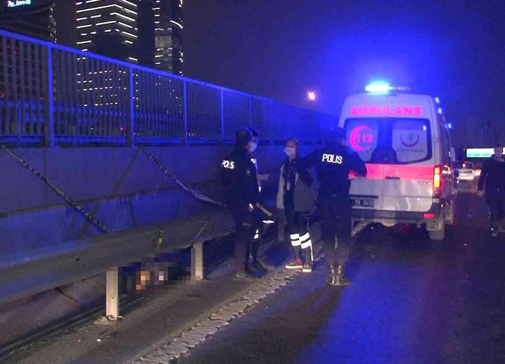 Kimliği tespit edilemedi! İstanbul'da kaza sonrası bariyerlerin arasına savrulan şahıs hayatını kaybetti