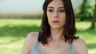 Bomba iddia: Sadakatsiz'in Asya'sı Cansu Dere ve Miles Chamley-Watson aşk yaşıyor