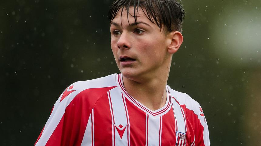 Bir benzeri daha yok! 16'lık Türk yıldız, İngiltere'de kulüp tarihine geçti