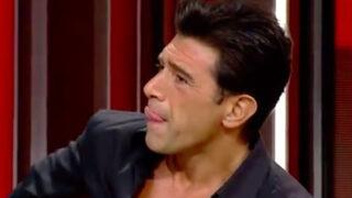 Hakan Ural'dan dalga konusu olan 'dudak yalama' tikiyle ilgili paylaşım!