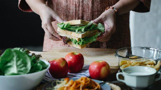 Çocuklarınız için hem besleyici hem lezzetli birbirinden farklı 3 beslenme çantası menüsü