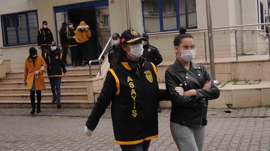 Son dakika: Yalova'da akılalmaz olay! Okul servisinde fuhuş yaptılar... Aralarında kamu görevlileri de var