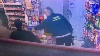 Esenyurt'ta korku dolu anlar! Kepenkleri indiren market sahibi faciayı önledi