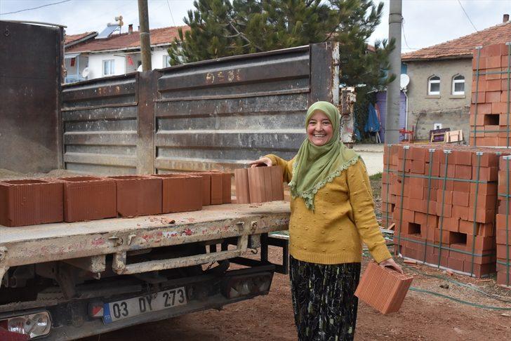 Afyonkarahisar'da pazarcılık yapan iki çocuk annesi, 44 yaşında üniversiteli oldu G1
