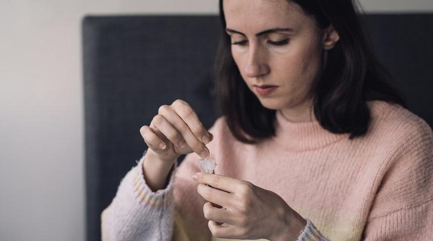 İngiltere'de belirti g&ouml;stermeyen Covid hastalarına PCR testi yapılmayacak