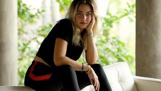 Eski Survivor yarışmacısı Aycan Yanaç mini eteğiyle poz verdi! En güzel futbolcu