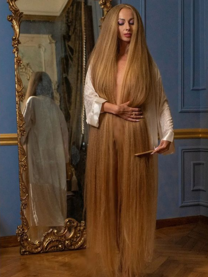 Gerçek hayattaki Rapunzel! Saçlarının boyu 1.95 metre olan Alona Kravchenko, sosyal medyada popüler oldu