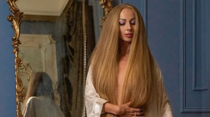 Gerçek hayattaki Rapunzel! Saçlarının boyu 1.95 metre olan Alona Kravchenko, sosyal medyada popüler oldu