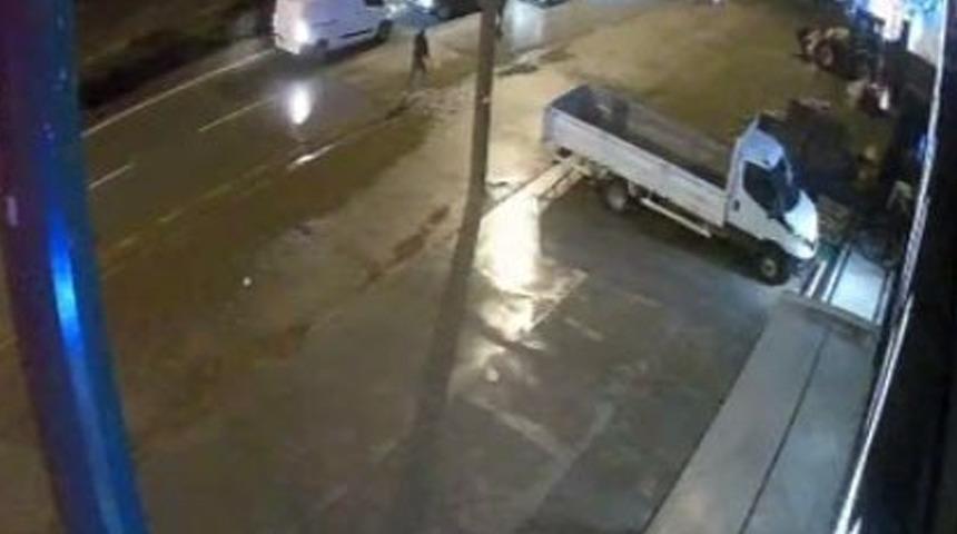 Bu nasıl öfke! Aracın önünü kesip tartıştığı sürücüyü göğsünden vurdu