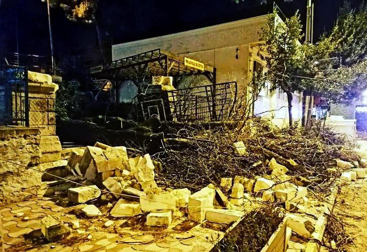 Kırklareli felaketi yaşadı! Şiddetli fırtınada ağaçlar devrildi, çatıla uçtu, okullara 1 gün ara verildi