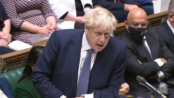 İngiltere Başbakanı Johnson Covid kısıtlamaları sırasında partiye katıldığı için özür diledi