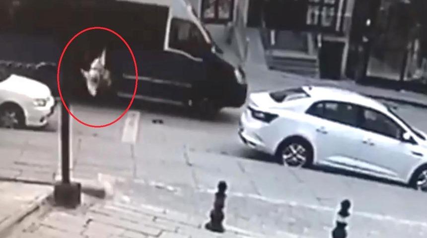 Kapısı açık dolmuştan düştü! Lise öğrencisi Helin ağır yaralı