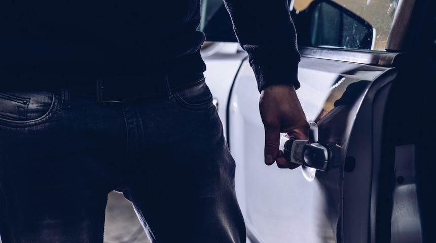 Ankara'da akılalmaz olay! Otomobili içindeki çocukla birlikte çaldı: "Sen kimsin?"