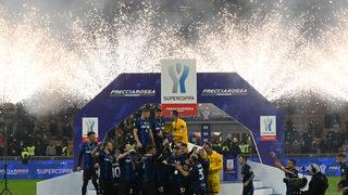 Hakan Çalhanoğlu'nun kupa sevinci! Inter, Juventus'u son dakikada devirdi