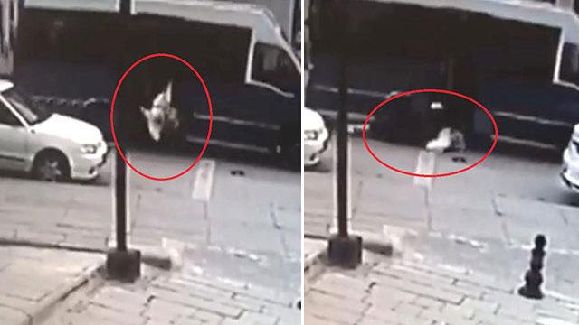 Liseli Helin Doğan kapısı açıktan dolmuştan düştü! Görüntüler dehşete düşürdü