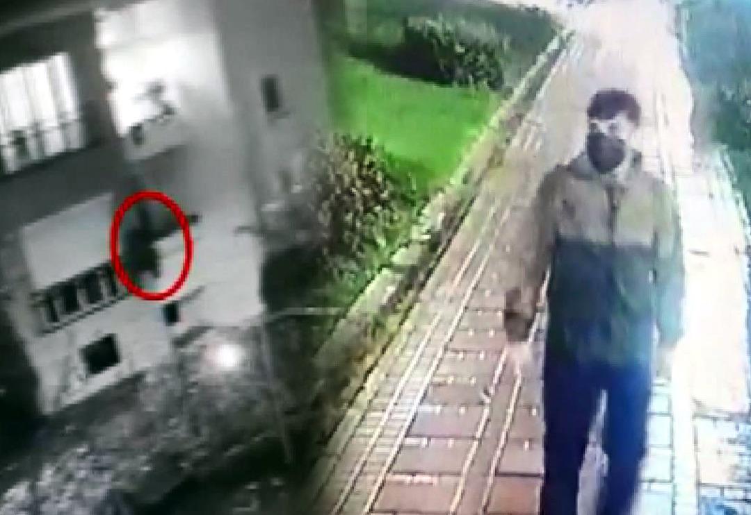 &Ouml;r&uuml;mcek Adam gibi tırmandı, eve girip ziynet eşyalarını &ccedil;aldı! Kameralara yakalanan hırsız polisten de ka&ccedil;amadı