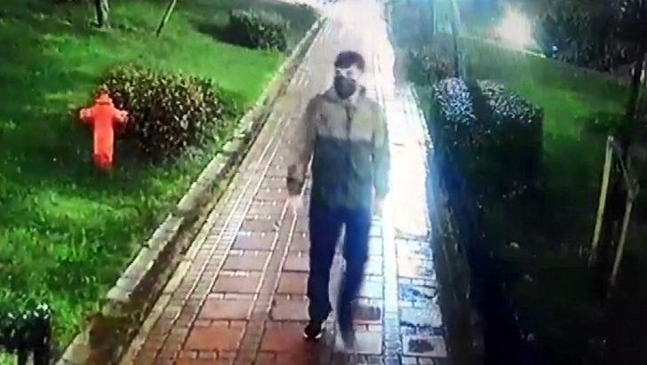 Örümcek Adam gibi tırmandı, eve girip ziynet eşyalarını çaldı! Kameralara yakalanan hırsız polisten de kaçamadı G5