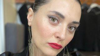 Masumlar Apartmanı'nın Ceylan'ı Aslıhan Gürbüz göğüs dekoltesiyle dikkat çekti!