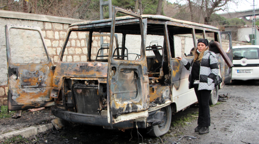Tehdit, baltalı saldırı, kundaklama... Köfteci kadının ekmek teknesini küle çevirdiler 