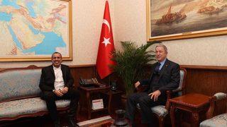 Hulusi Akar, Mehmetçik Vakfı'na bağış yapan Haluk Levent ile bir araya geldi