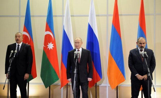 Azerbaycan Cumhurbaşkanı İlham Aliyev, Rusya Devlet Başkanı Vladimir Putin ve Ermenistan Başbakanı Nikol Paşinyan