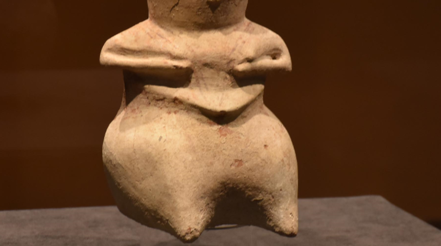 8 bin 200 yıllık kadın figürü! İzmir'de görmek için kuyruk oluyorlar