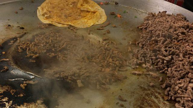 SON DAKİKA! İstanbul Kadıköy'deki tantunicide skandal görüntüler! Çöpten biber turşusu toplattırdı