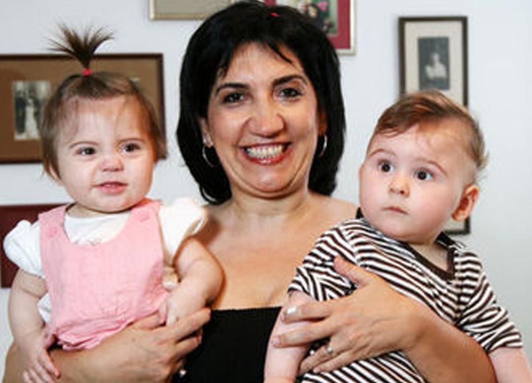 50 yaşında ikiz annesi olmuştu! F&uuml;sun Demirel'in &ccedil;ocukları b&uuml;y&uuml;d&uuml;