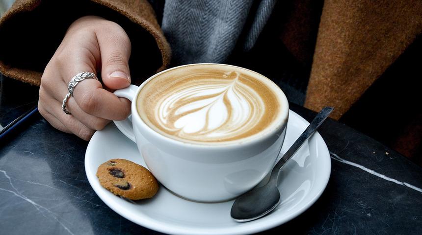 Doğrusunu öğrenmenin zamanı geldi! Kahve tüketimiyle ilgili doğru bilinen yanlışlar