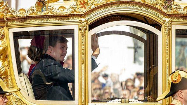 Hollanda Kralı Willem-Alexander 'kölelik çağrışımı' nedeniyle altın arabayı kullanmayacak