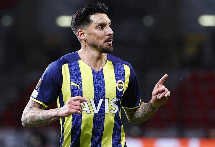 Son dakika: Fenerbahçe'de Jose Sosa'yı şoke eden karar!
