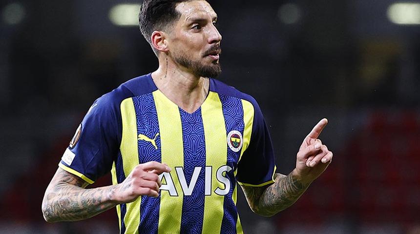 Son dakika: Fenerbahçe'de Jose Sosa'yı şoke eden karar!