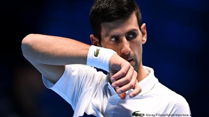 Tenis&ccedil;i Djokovic Avustralya'da yine g&ouml;zaltı merkezine g&ouml;t&uuml;r&uuml;ld&uuml;