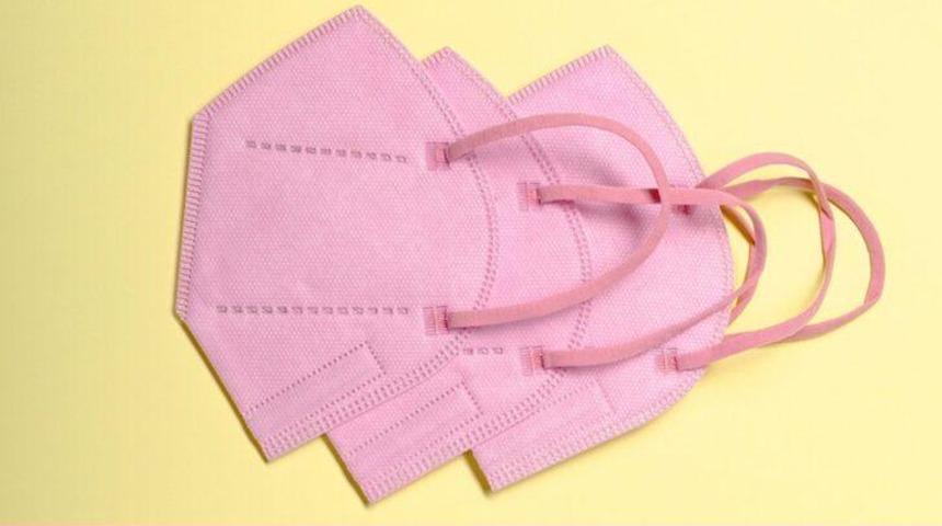 İtalya’da hükümetin polislere dağıttığı pembe maske tartışma yarattı! “Pembe maske takmayız” isyanı sosyal medya sıçradı