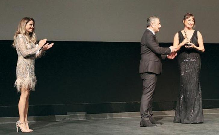 Büşra Pekin geceye damgasını vurdu G4