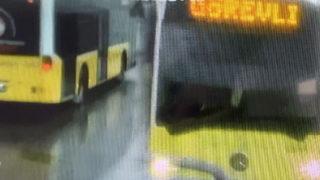 Korku dolu anlar! Dalgalar İETT otobüsüne çarptı, camları kırıldı
