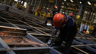 İğrenç şaka yüzünden hem işinden hem tazminatından oldu! Arkadaşının iç çamaşırını çıkartıp...