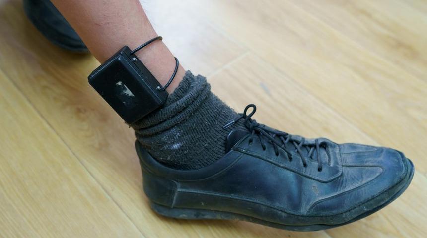 İtalya&rsquo;da kadına şiddet, elektronik kelep&ccedil;e ve takip uygulamasıyla &ouml;nlendi